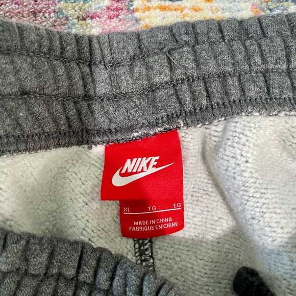 EUC Nike Air sweatpants size XL - Picture 3 of 6